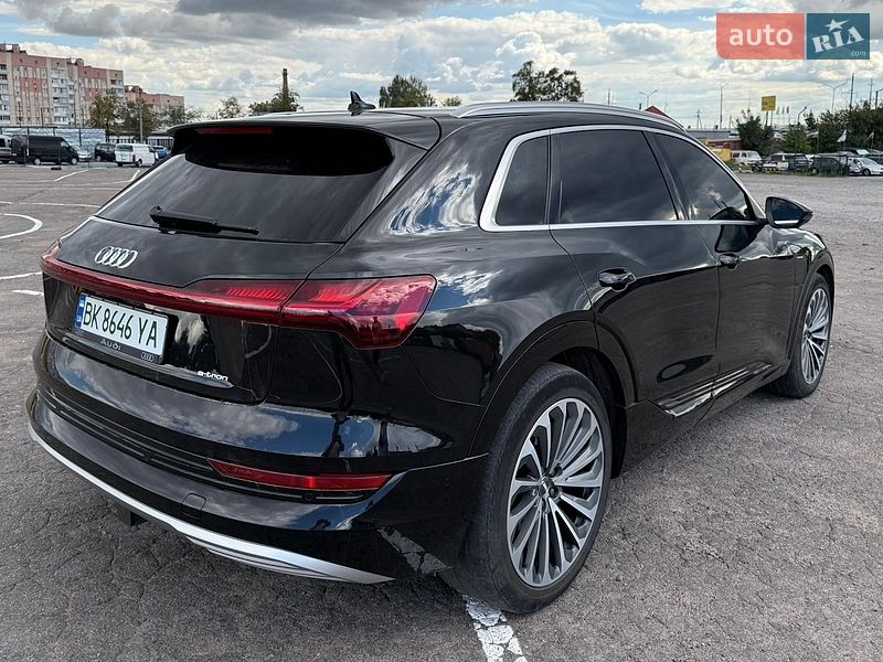 Позашляховик / Кросовер Audi e-tron 2019 в Рівному
