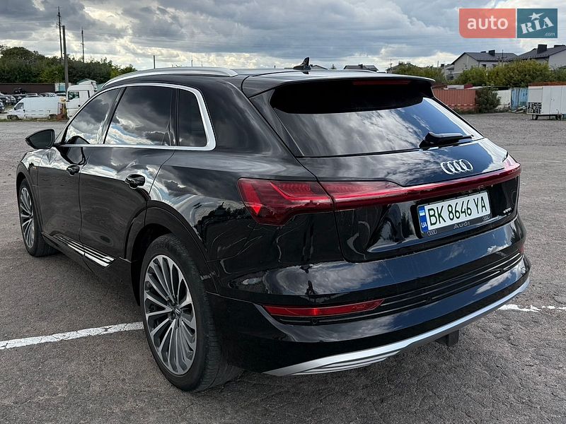 Позашляховик / Кросовер Audi e-tron 2019 в Рівному