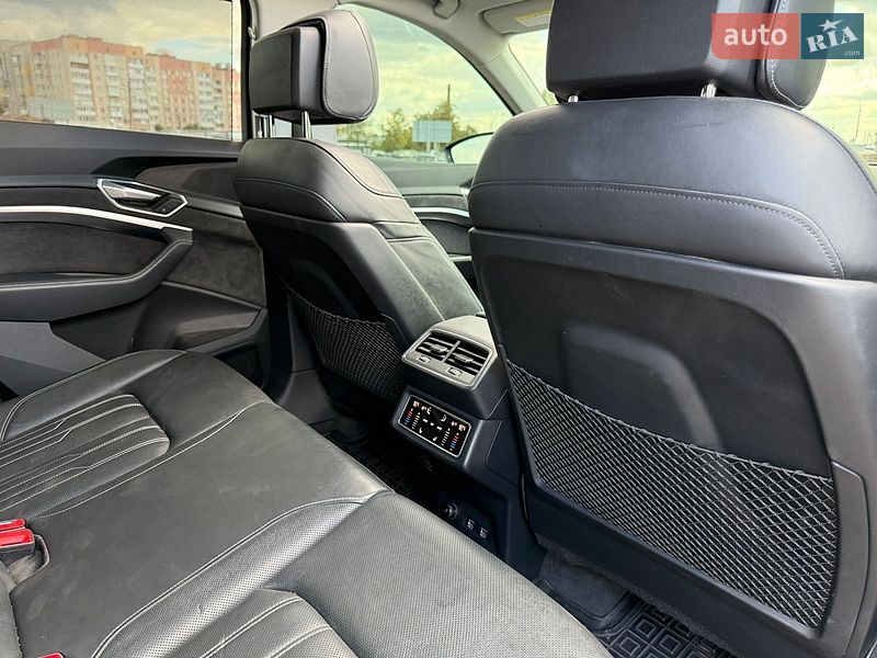 Позашляховик / Кросовер Audi e-tron 2019 в Рівному