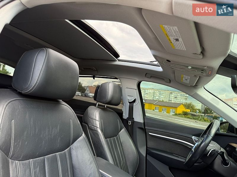 Позашляховик / Кросовер Audi e-tron 2019 в Рівному