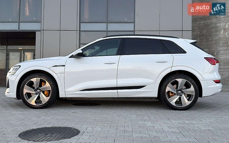 Внедорожник / Кроссовер Audi e-tron 2020 в Киеве фото 5 Внедорожник / Кроссовер Audi e-tron 2020 в Киеве