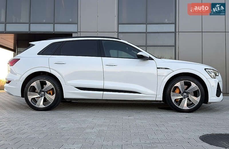 Внедорожник / Кроссовер Audi e-tron 2020 в Киеве фото 7 Внедорожник / Кроссовер Audi e-tron 2020 в Киеве