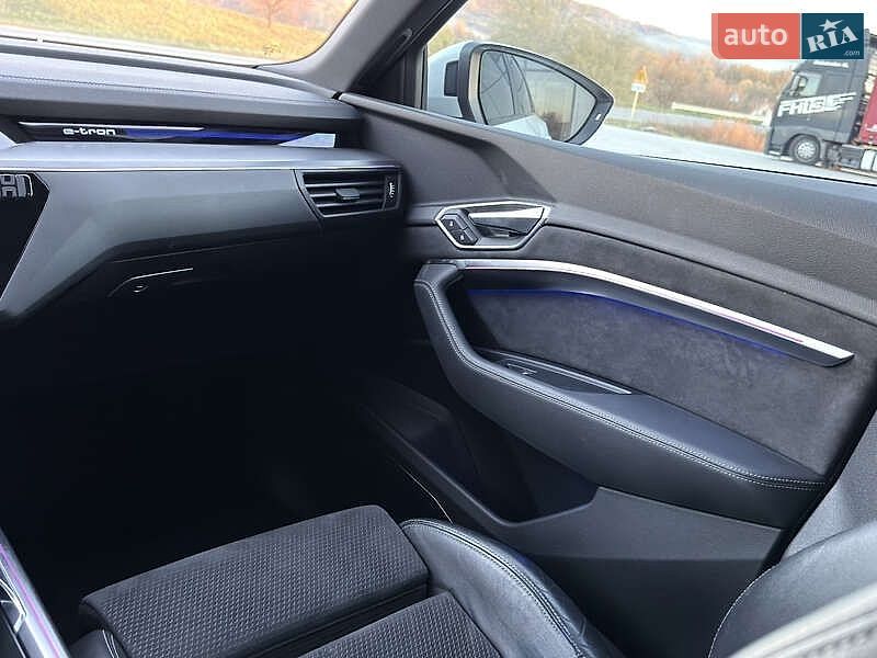 Внедорожник / Кроссовер Audi e-tron 2020 в Киеве фото 9 Внедорожник / Кроссовер Audi e-tron 2020 в Киеве