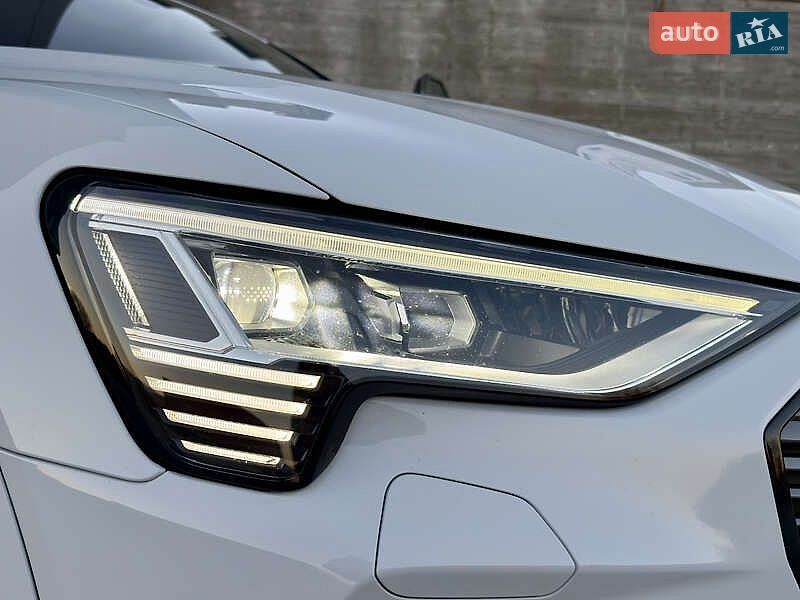 Внедорожник / Кроссовер Audi e-tron 2020 в Киеве фото 17 Внедорожник / Кроссовер Audi e-tron 2020 в Киеве