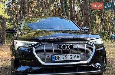 Audi e-tron  2019
