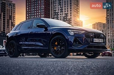Audi e-tron  2022
