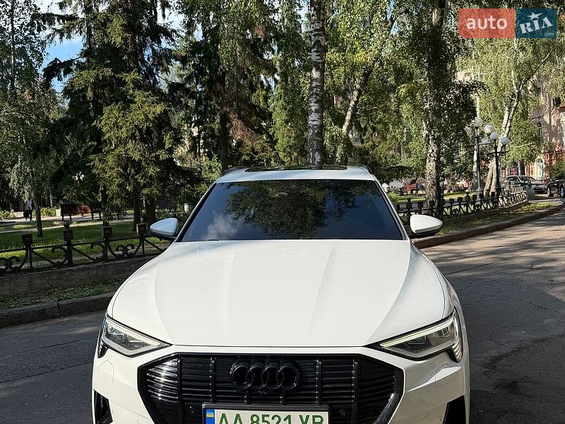 Audi e-tron 2019