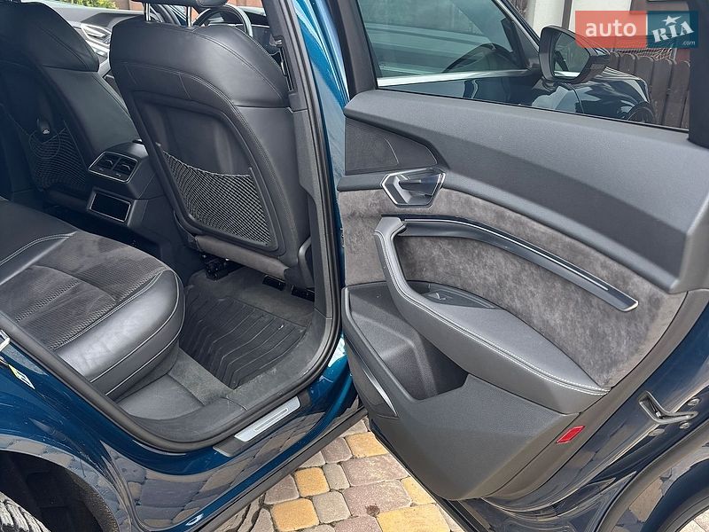 Позашляховик / Кросовер Audi e-tron 2019 в Києві