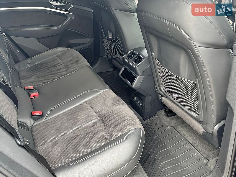 Позашляховик / Кросовер Audi e-tron 2019 в Києві