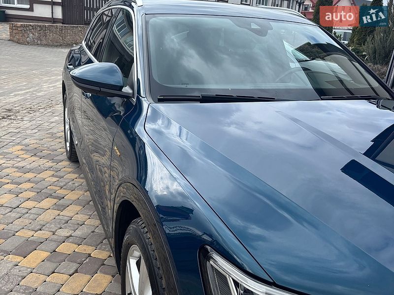 Позашляховик / Кросовер Audi e-tron 2019 в Києві