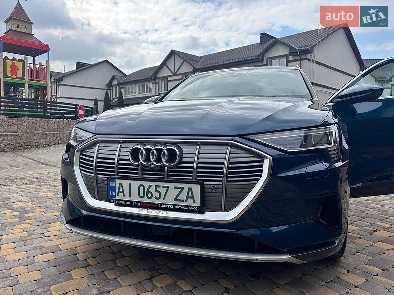 Позашляховик / Кросовер Audi e-tron 2019 в Києві
