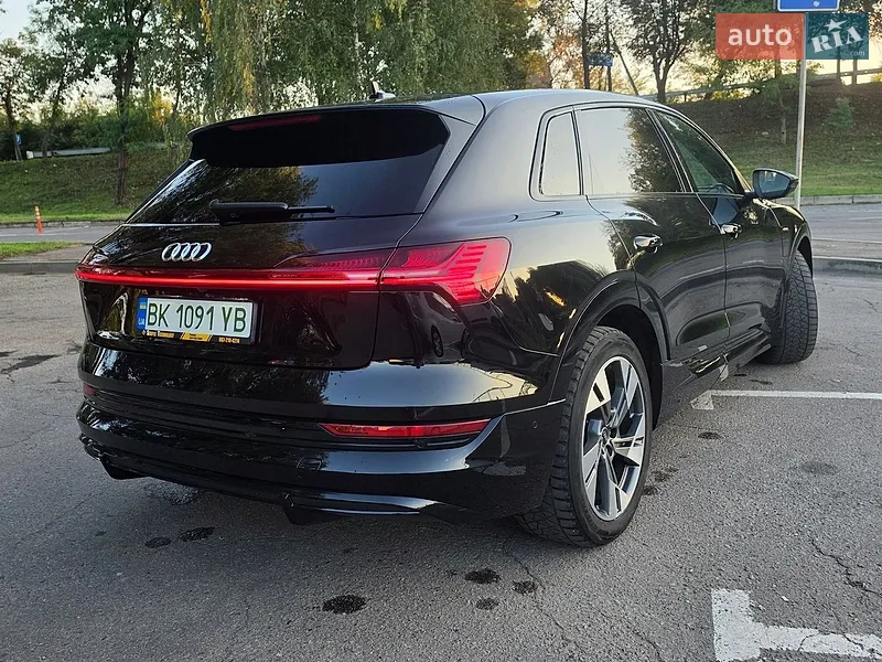 Audi e-tron
