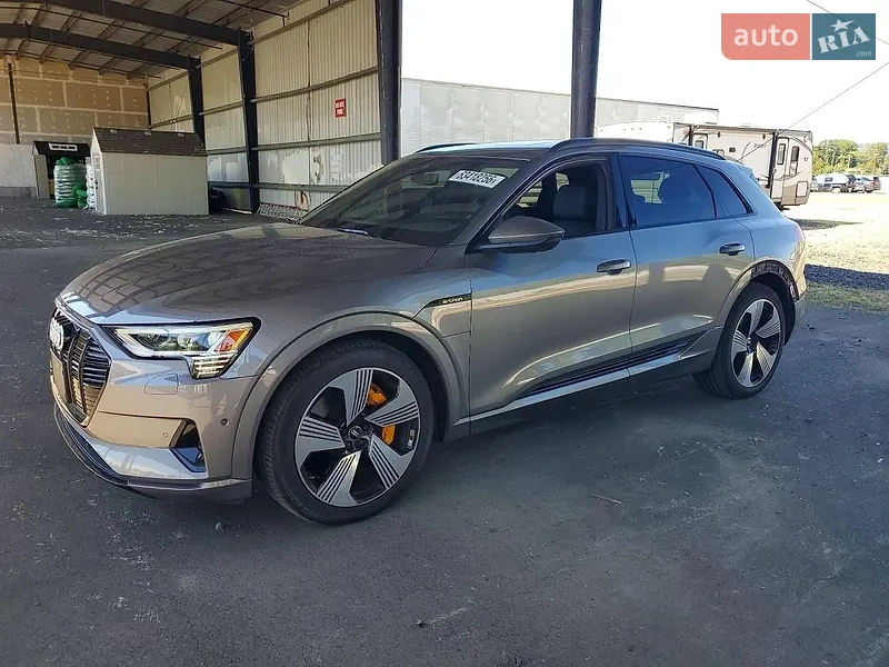 Audi e-tron 2023