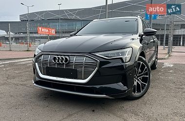 Audi e-tron  2019