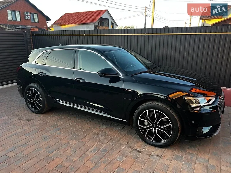 Audi e-tron