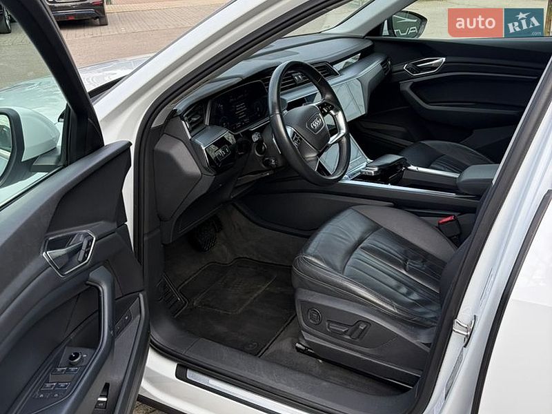 Позашляховик / Кросовер Audi e-tron 2019 в Чернівцях