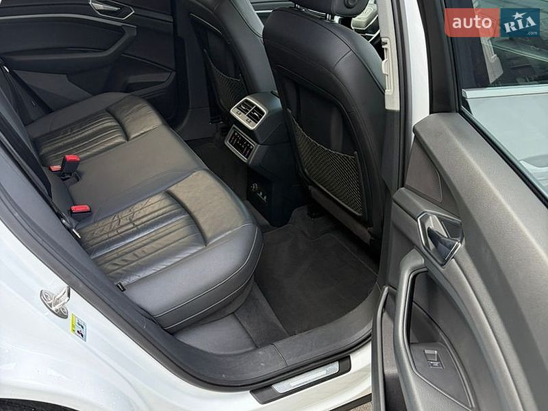 Позашляховик / Кросовер Audi e-tron 2019 в Чернівцях