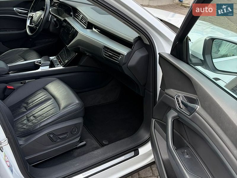 Позашляховик / Кросовер Audi e-tron 2019 в Чернівцях