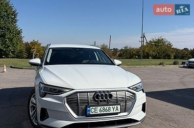 Позашляховик / Кросовер Audi e-tron 2019 в Чернівцях