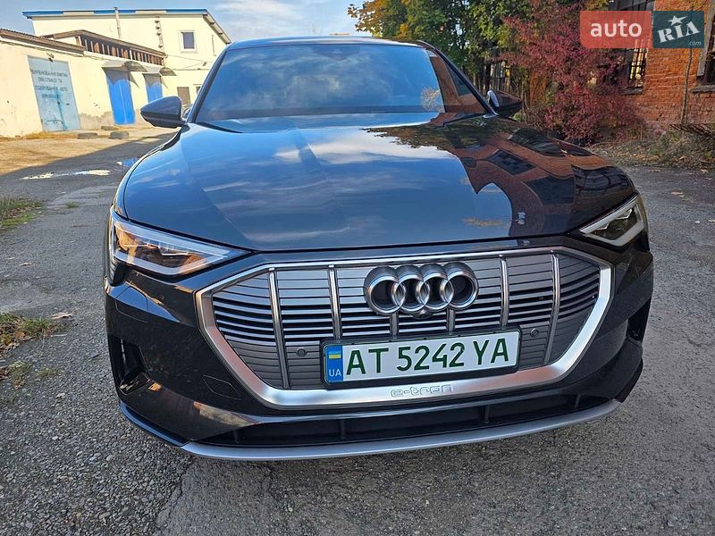 Внедорожник / Кроссовер Audi e-tron 2019 в Надворной