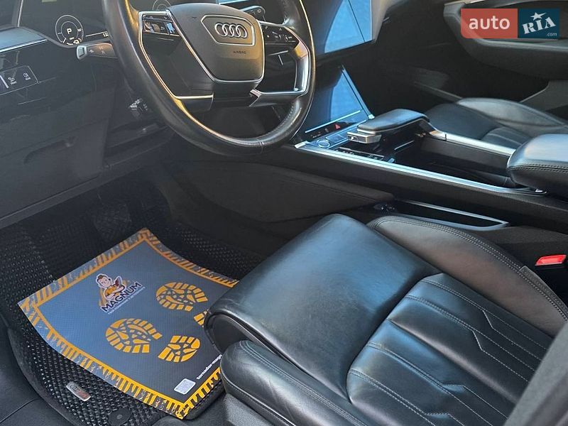Внедорожник / Кроссовер Audi e-tron 2019 в Надворной