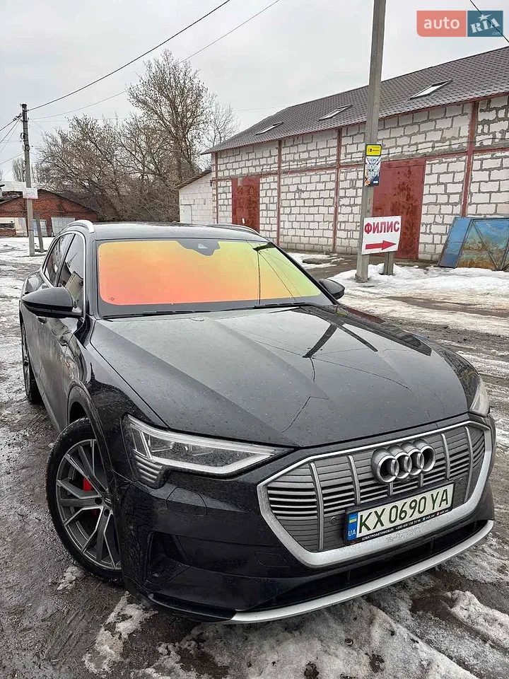 2019 Audi e-tron - фото 1