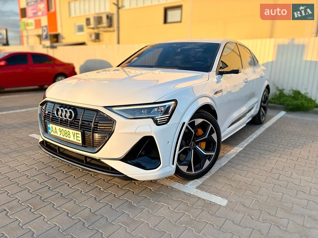 2020 Audi e-tron S Sportback - фото 1