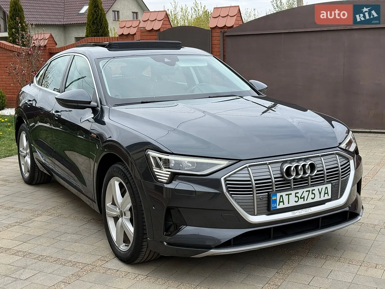 2020 Audi e-tron Sportback - фото 1
