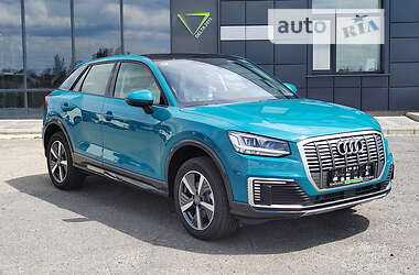 Audi Q2L e-tron  2021