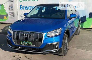 Audi Q2L e-tron  2021