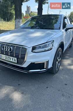 Audi Q2L e-tron  2019