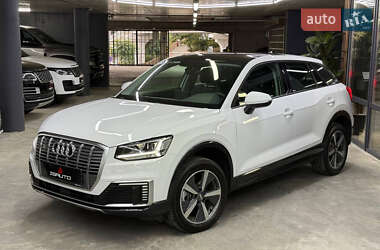 Audi Q2L e-tron  2021