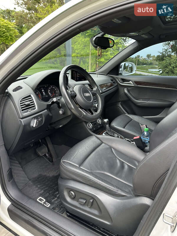 Внедорожник / Кроссовер Audi Q3 2014 в Львове