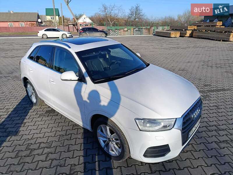 Внедорожник / Кроссовер Audi Q3 2015 в Хотине