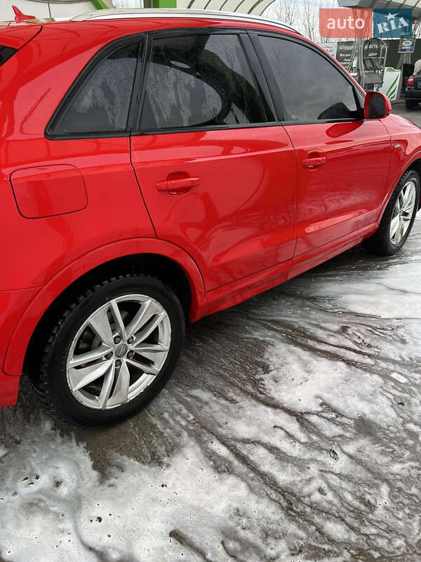Внедорожник / Кроссовер Audi Q3 2017 в Золочеве
