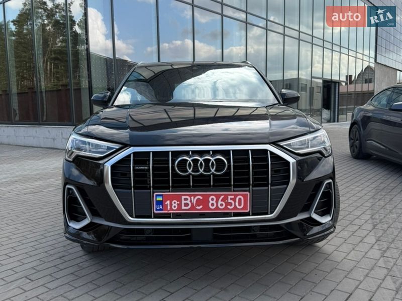 Внедорожник / Кроссовер Audi Q3 2021 в Костополе