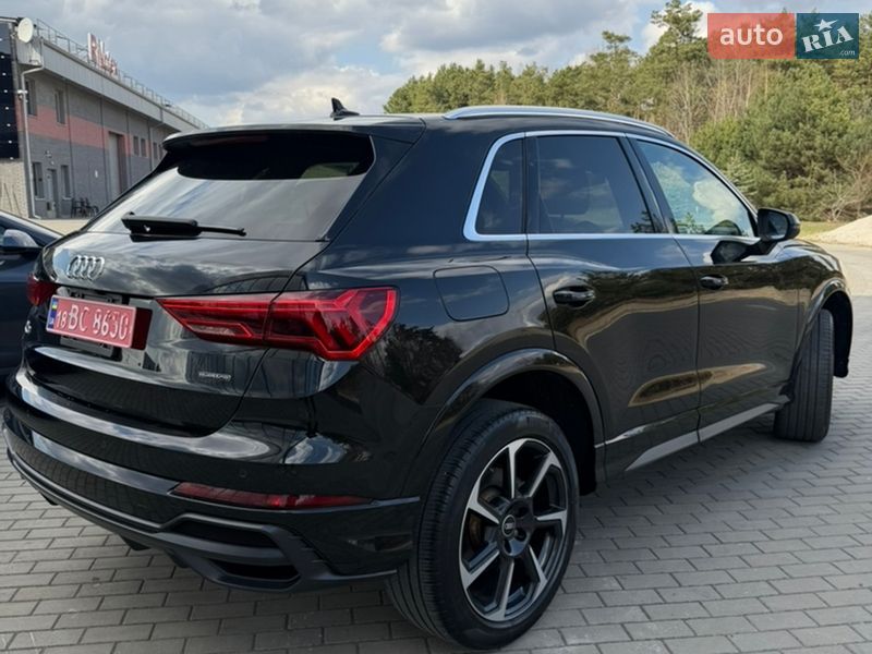 Внедорожник / Кроссовер Audi Q3 2021 в Костополе