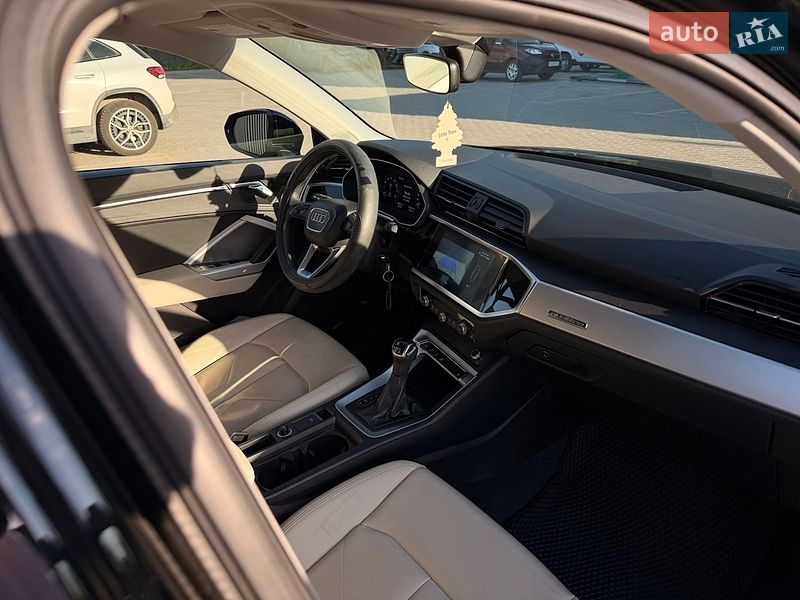 Внедорожник / Кроссовер Audi Q3 2019 в Хмельницком