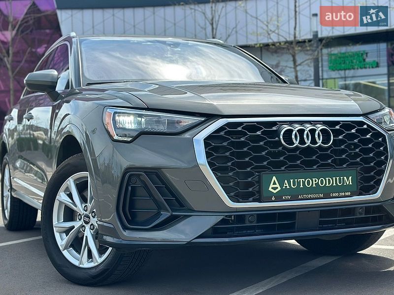 Внедорожник / Кроссовер Audi Q3 2020 в Киеве