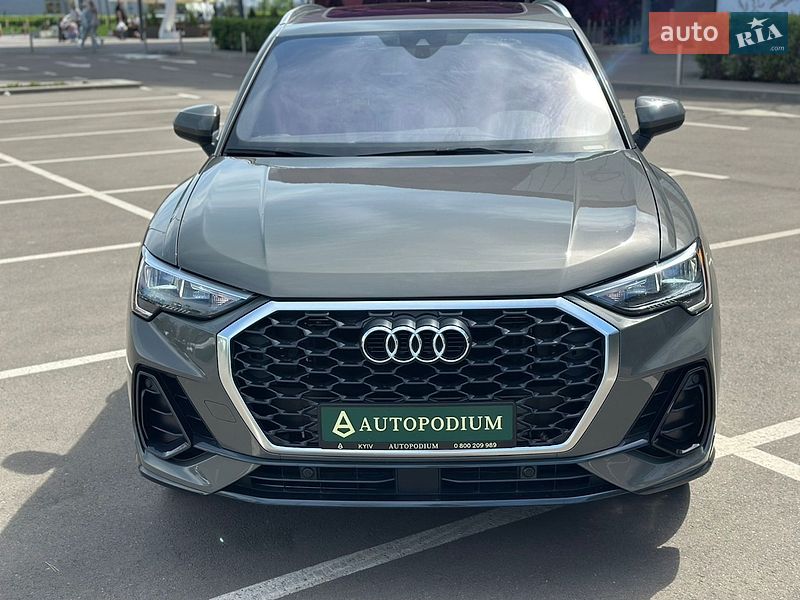 Внедорожник / Кроссовер Audi Q3 2020 в Киеве