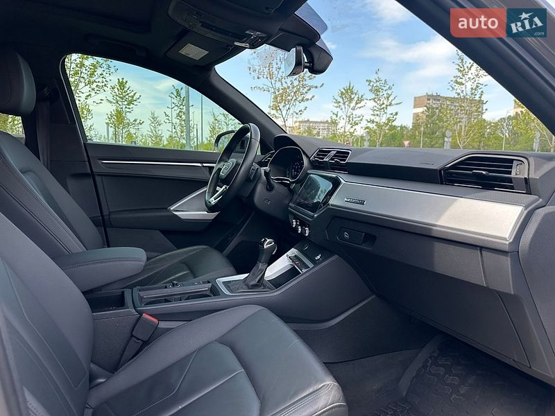 Внедорожник / Кроссовер Audi Q3 2020 в Киеве