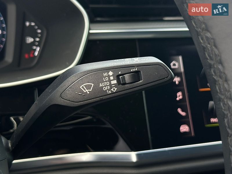 Внедорожник / Кроссовер Audi Q3 2020 в Киеве