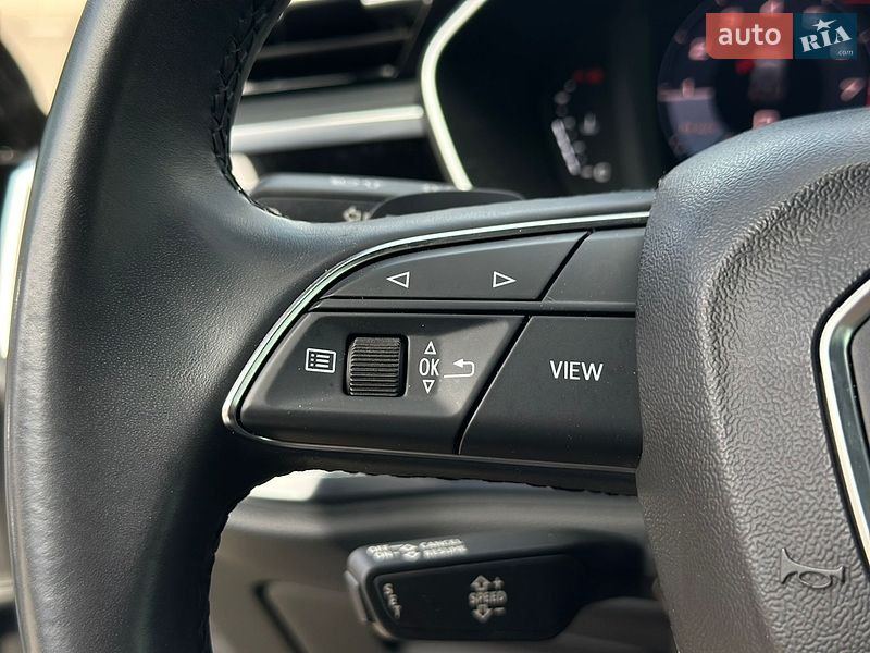 Внедорожник / Кроссовер Audi Q3 2020 в Киеве
