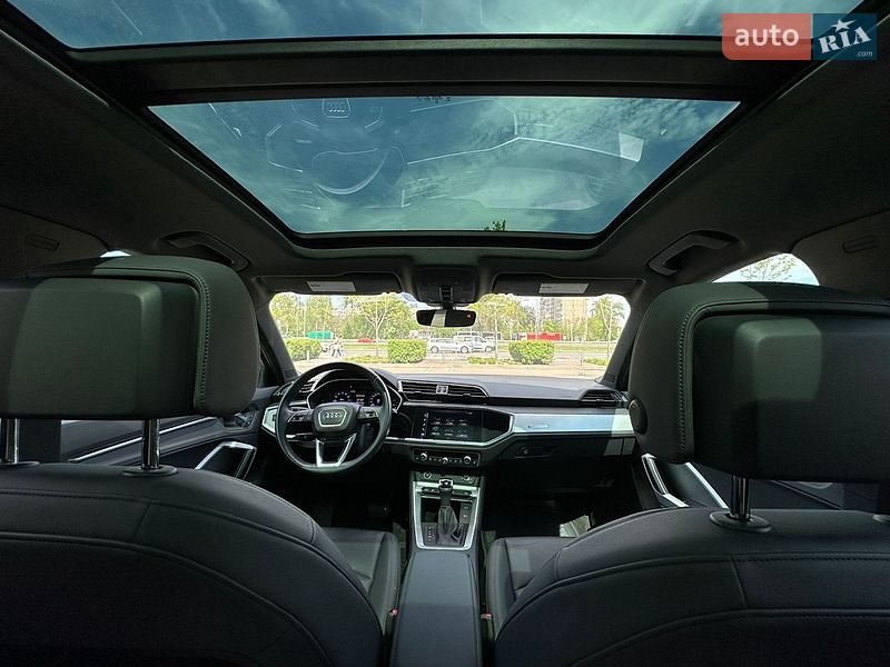 Внедорожник / Кроссовер Audi Q3 2020 в Киеве