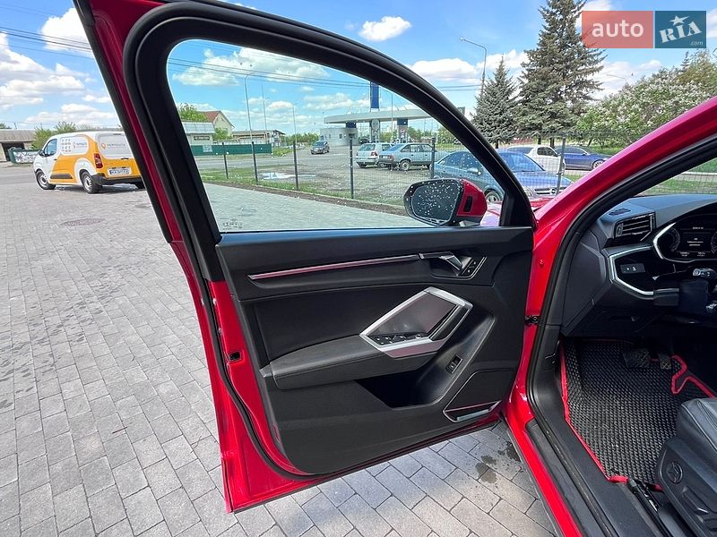 Внедорожник / Кроссовер Audi Q3 2019 в Миргороде