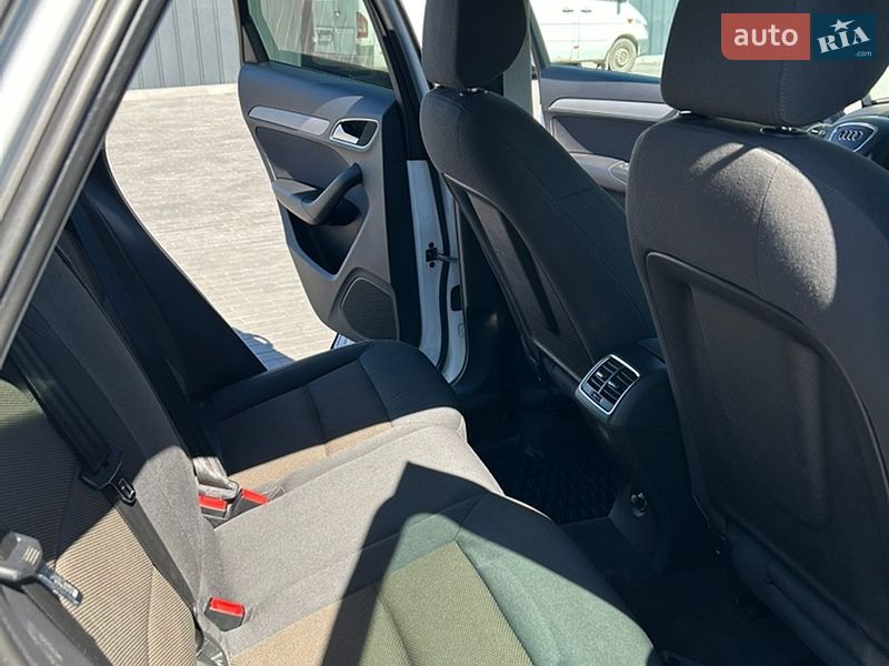 Позашляховик / Кросовер Audi Q3 2012 в Вінниці