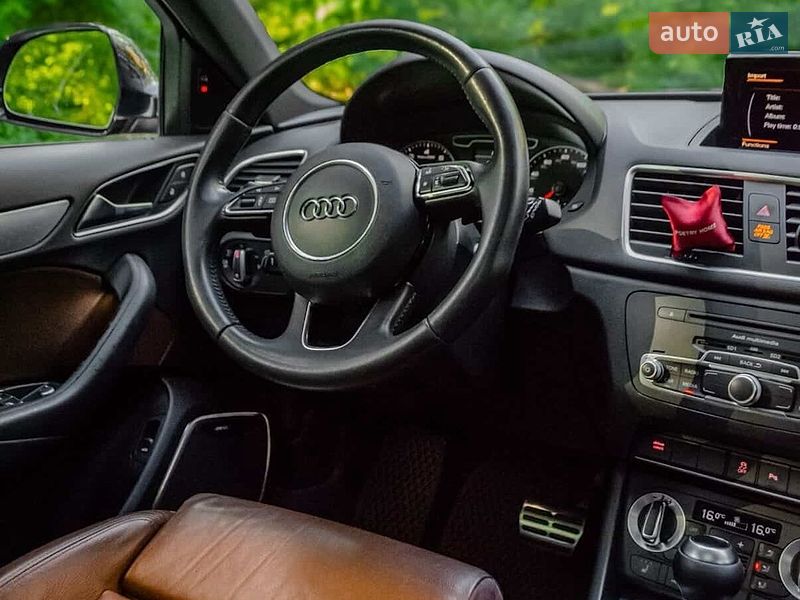 Внедорожник / Кроссовер Audi Q3 2015 в Львове