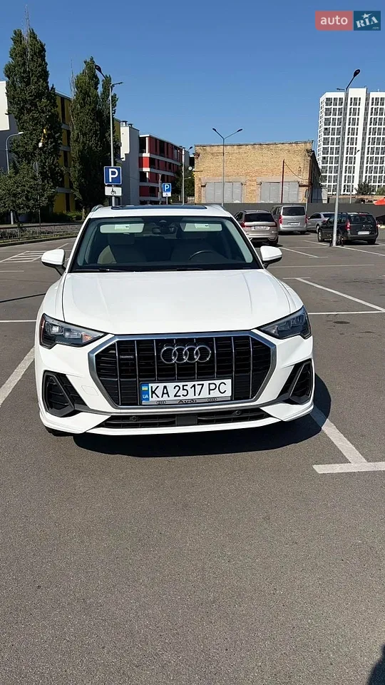 2020 Audi Q3 - фото 1