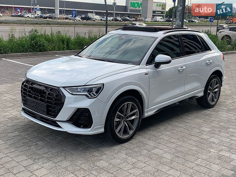 Внедорожник / Кроссовер Audi Q3 2023 в Киеве