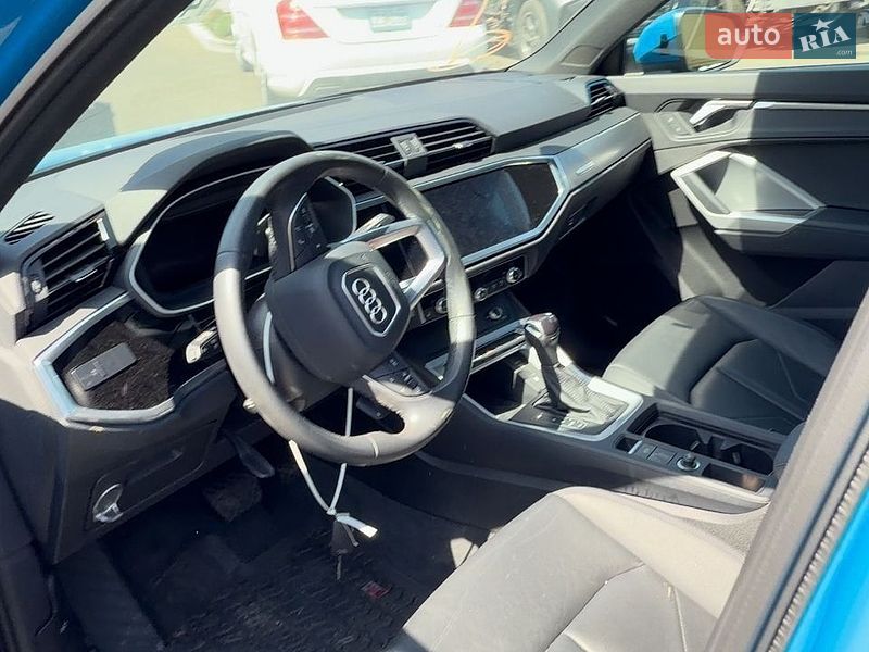 Внедорожник / Кроссовер Audi Q3 2022 в Кривом Роге